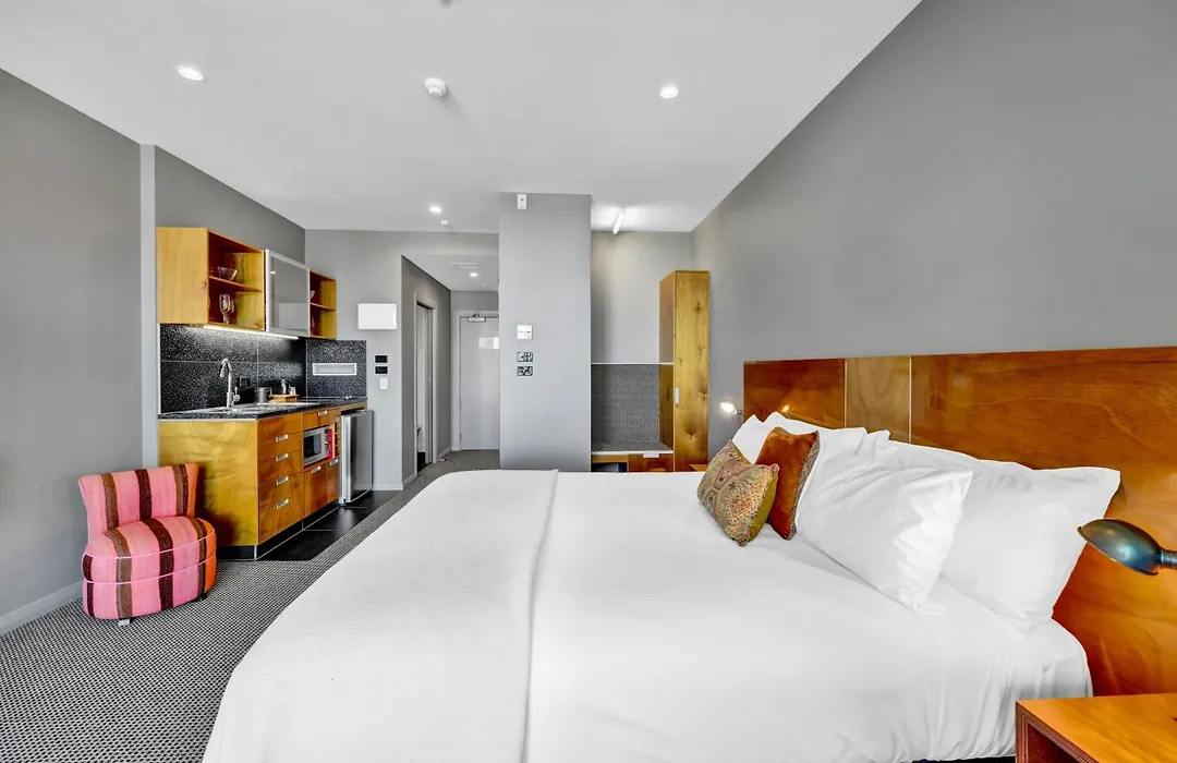 King And Queen Hotel Suites-1