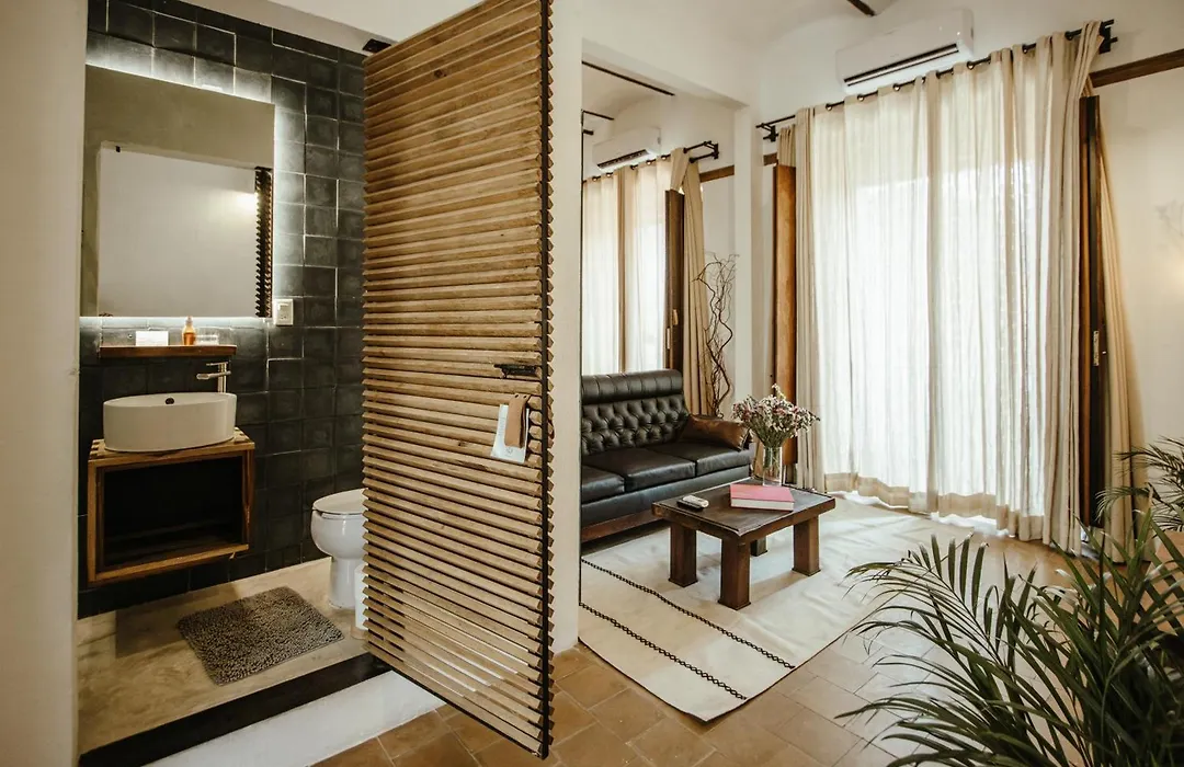 Hotel Sin Nombre-1