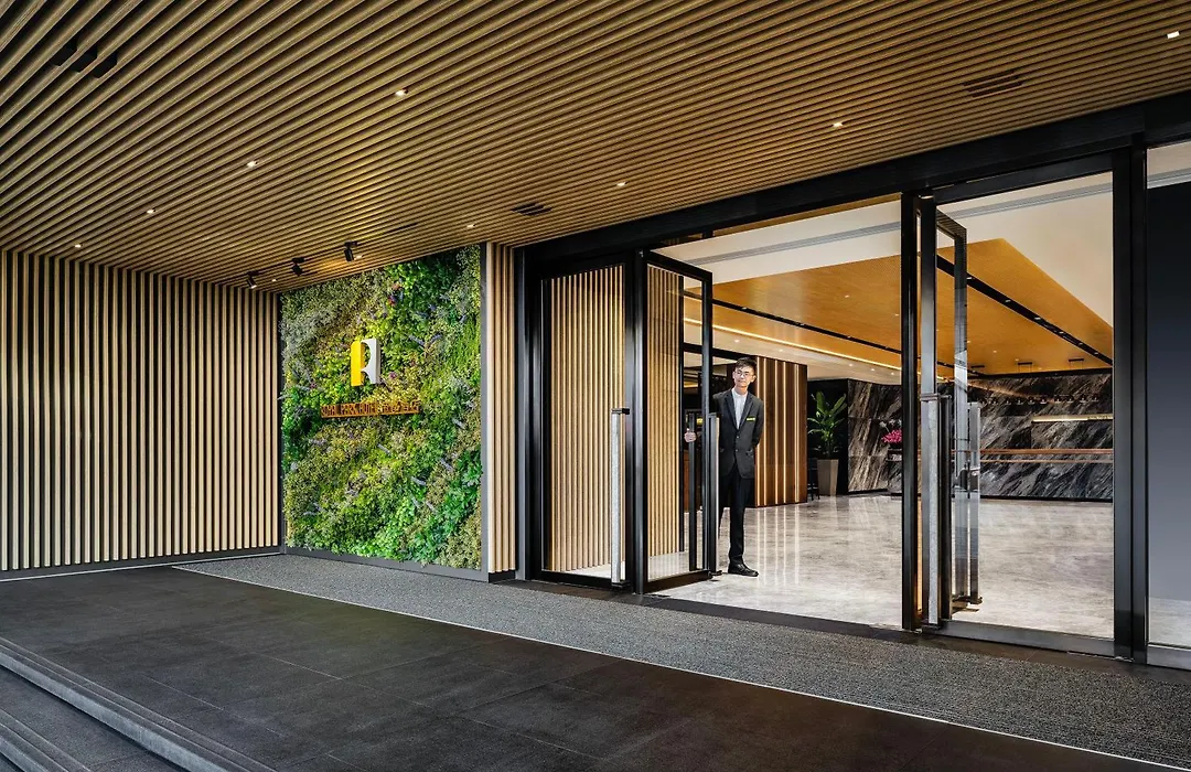 Royal Park Hotel-1
