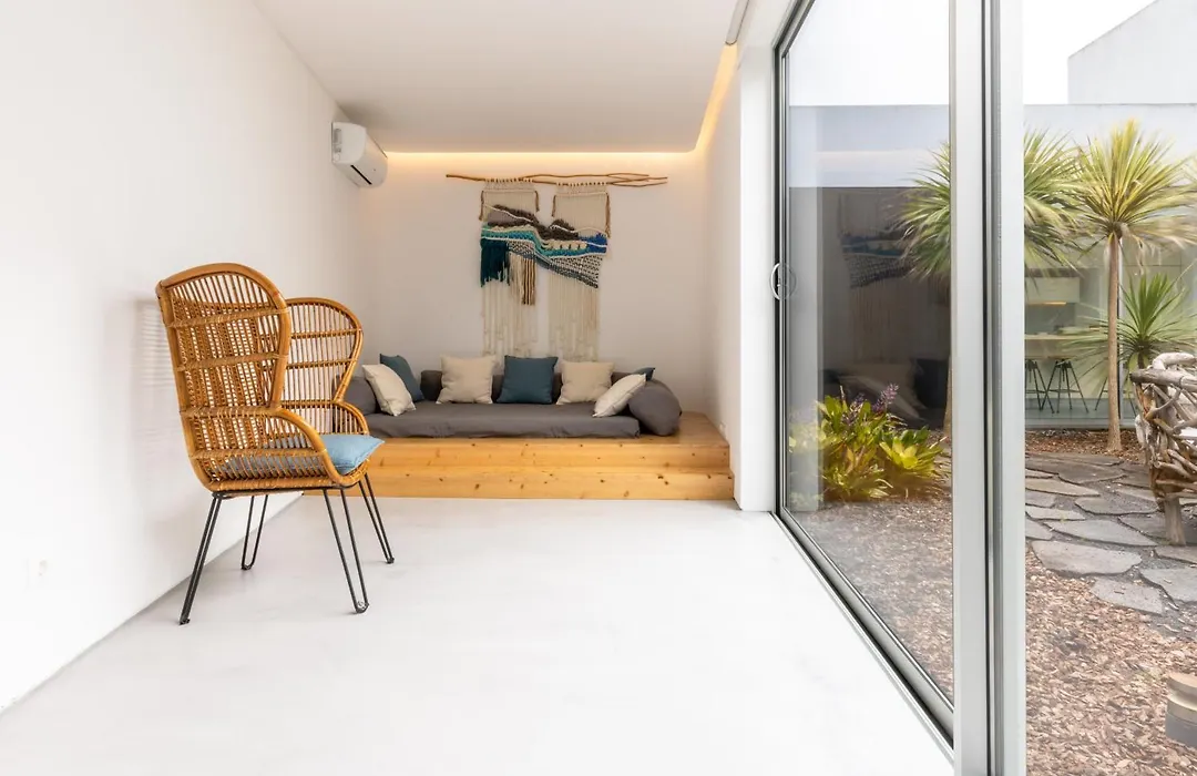 White Exclusive Suites & Villas-1