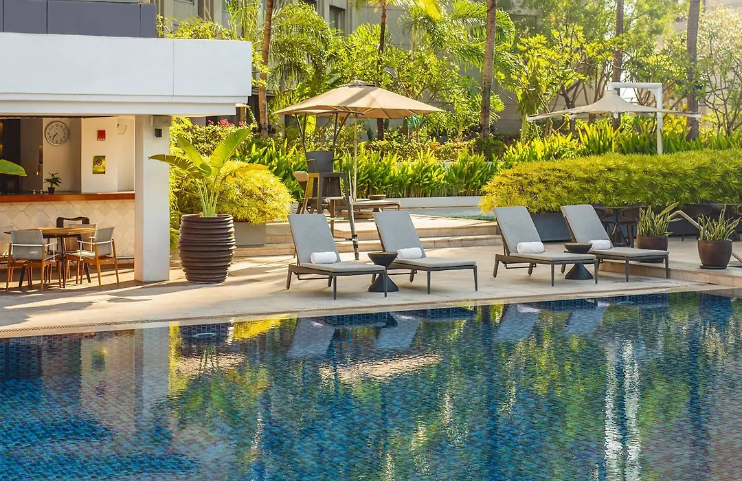 Makati Shangri-La, Manila-1