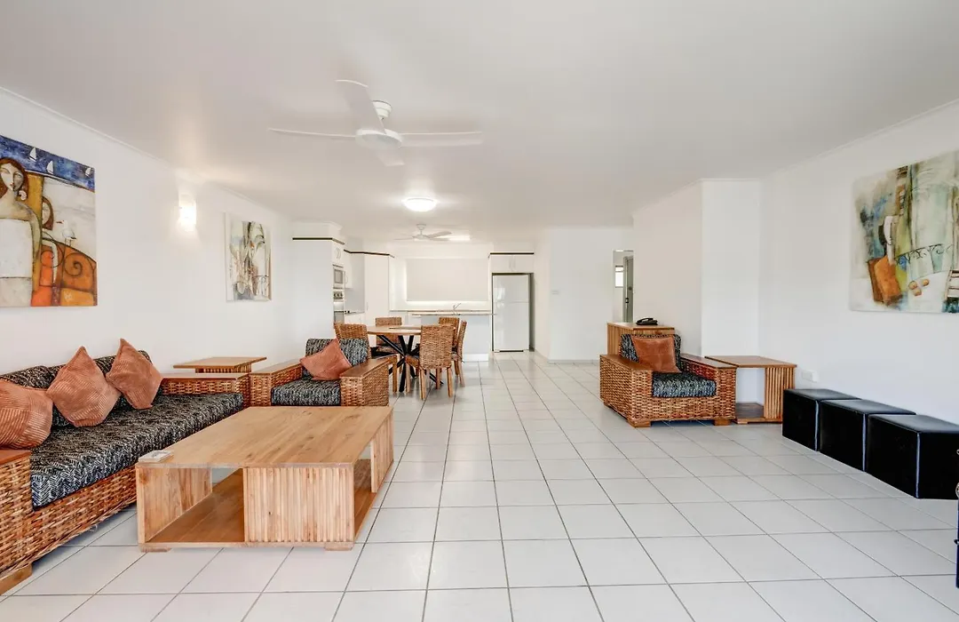 Roydon Beachfront Apartments-1