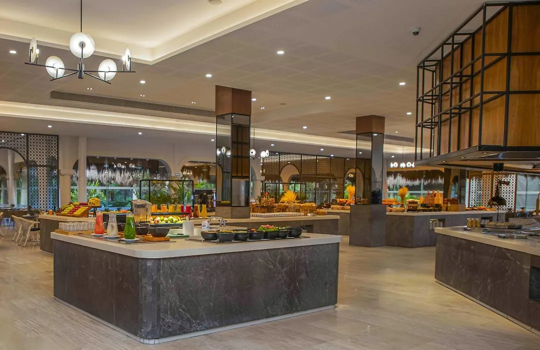 Grand Palladium Select White Sand Resort & Spa-1