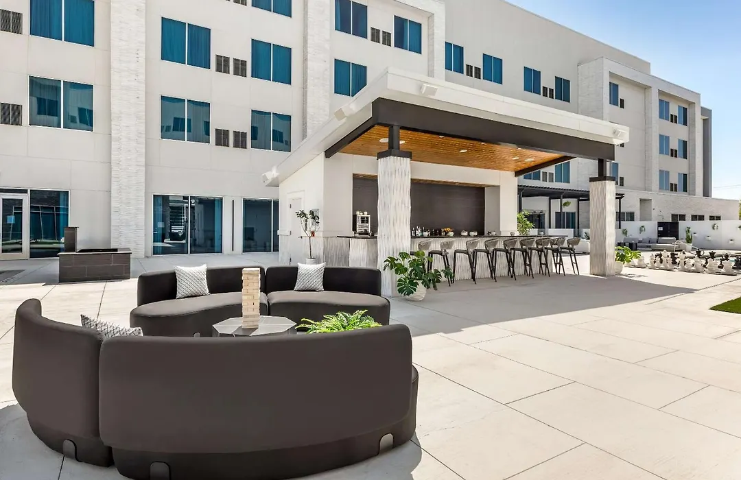 Cambria Hotel Waco University Riverfront-1