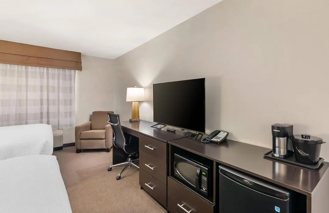 Sleep Inn & Suites Devils Lake-1