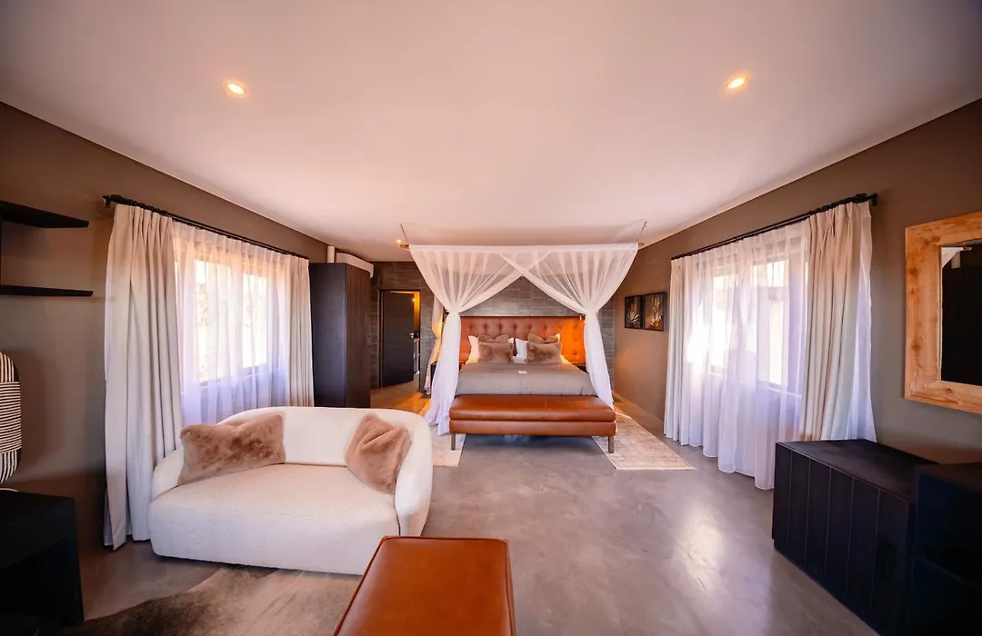 Mhondoro Safari Lodge & Villa-1