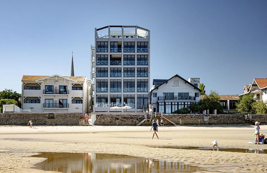 Les Vagues Hotel & Spa-1