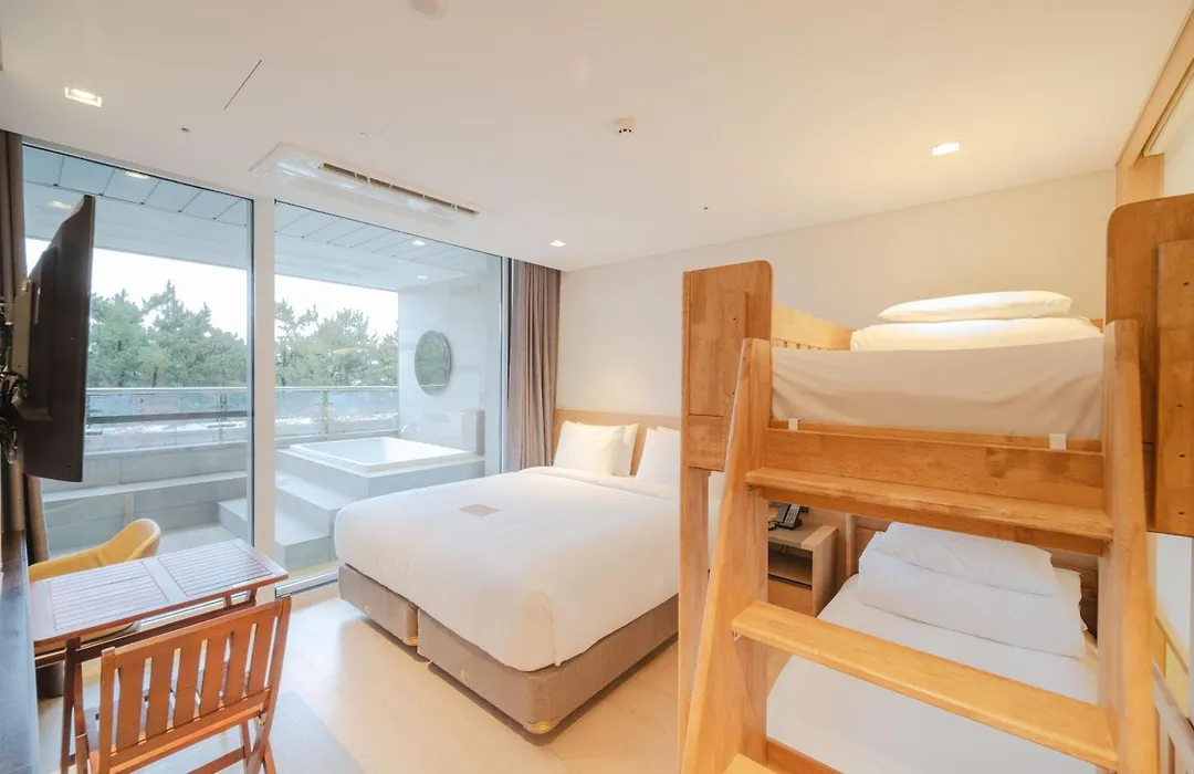 Skybay Hotel Gyeongpo-1