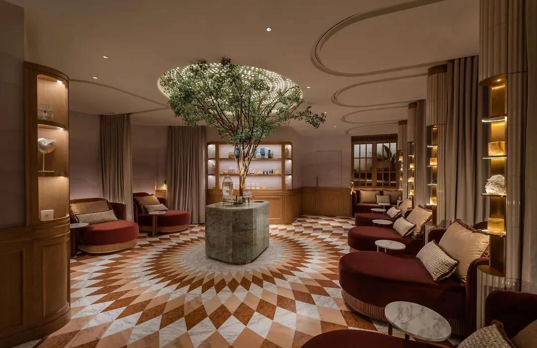 Island Shangri-La, Hong Kong-1