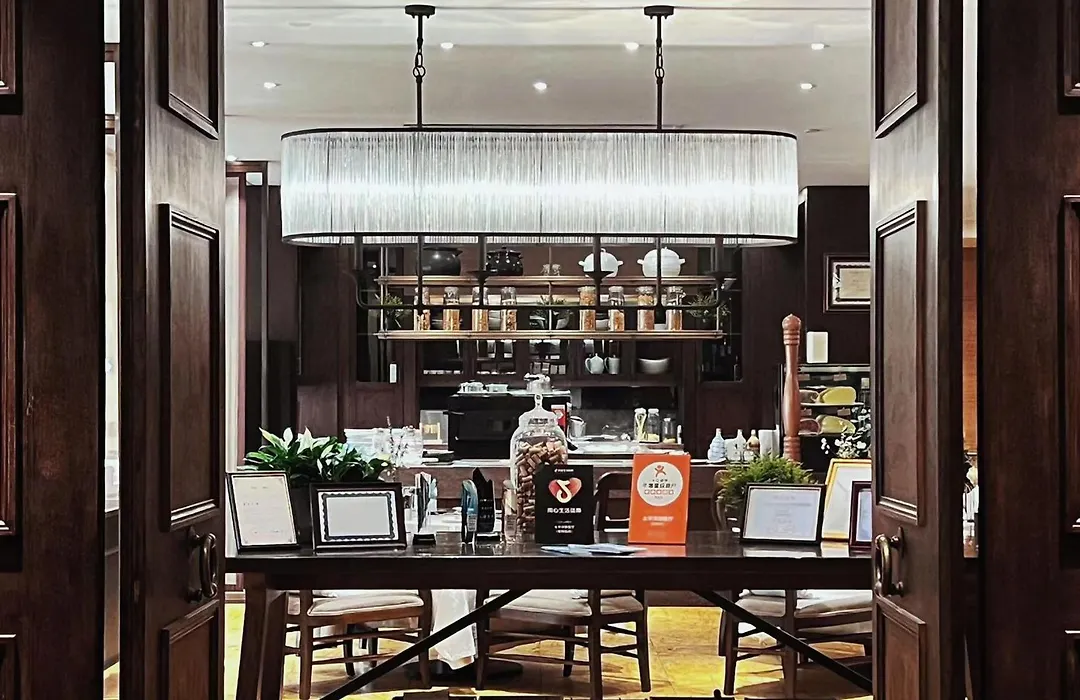 Jinling Hotel-1