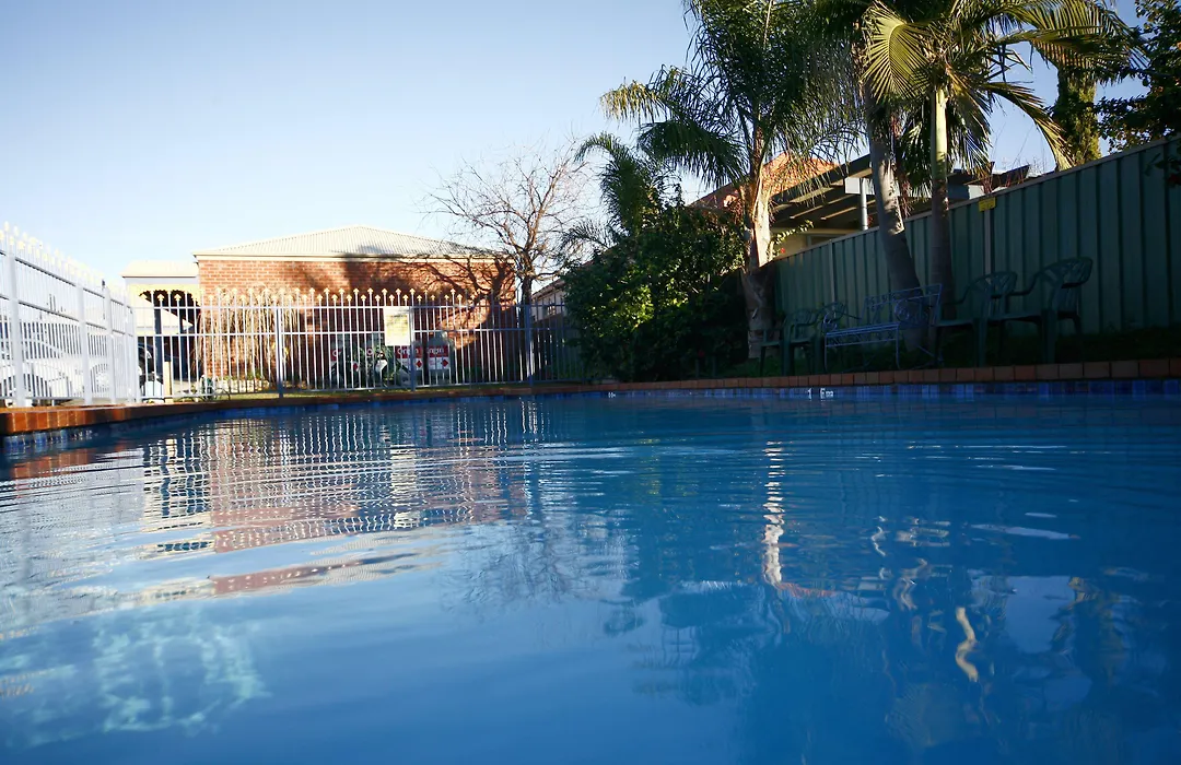 Burke And Wills Motor Inn Swan Hill-1