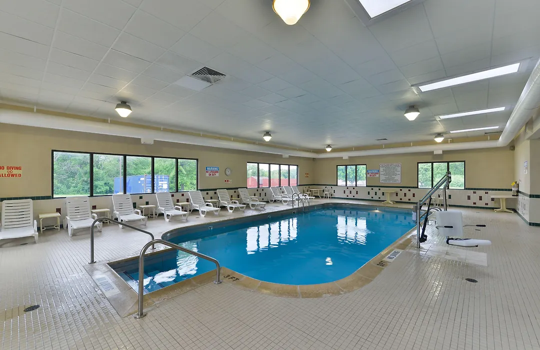 Comfort Suites Near Route 66-1
