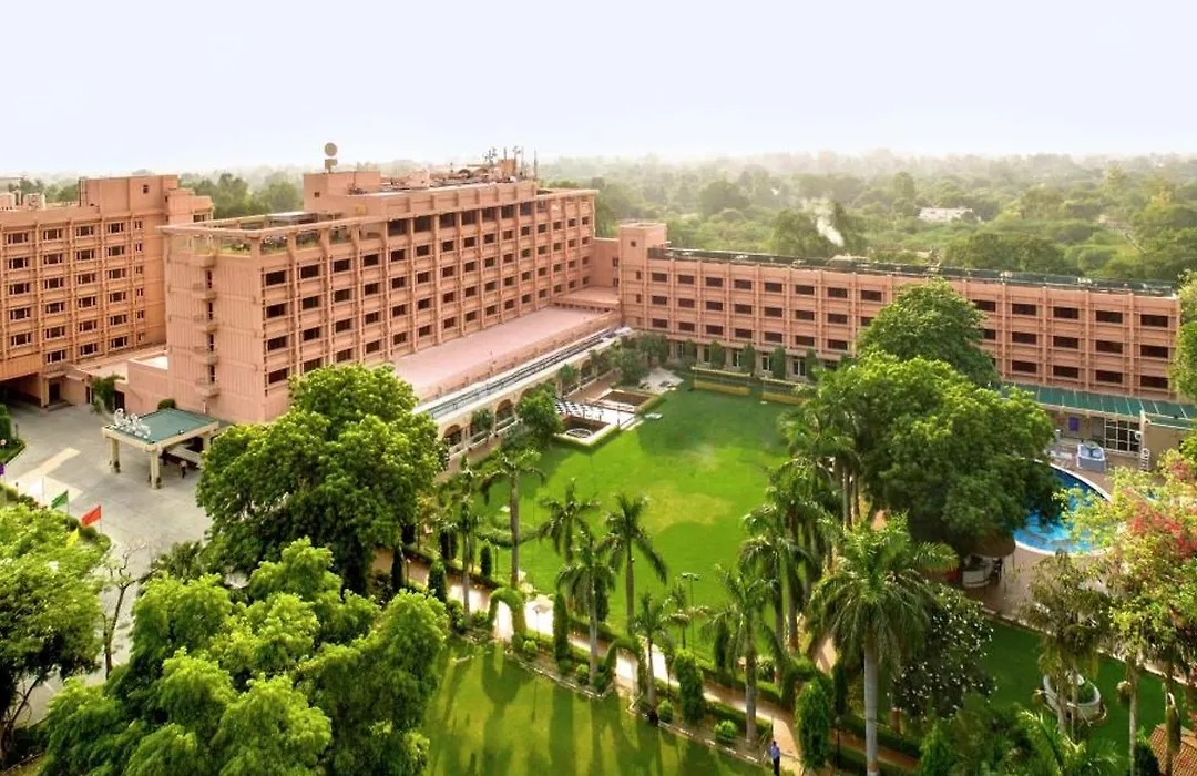 Hotel Clarks Shiraz-1