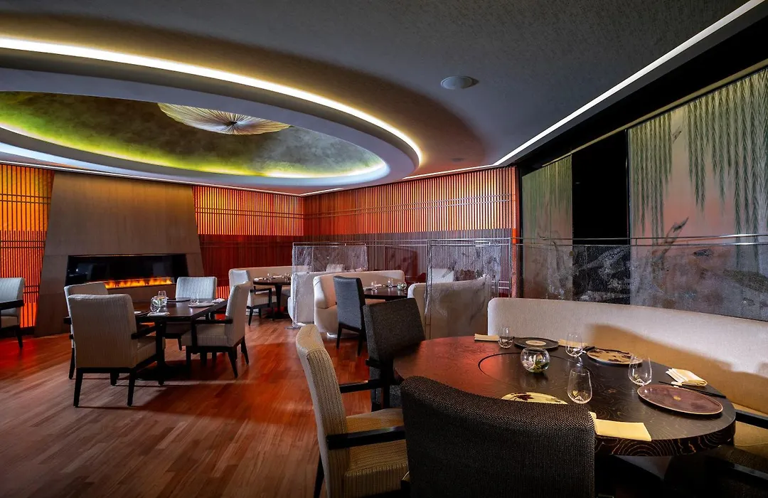 Four Seasons Hotel-1