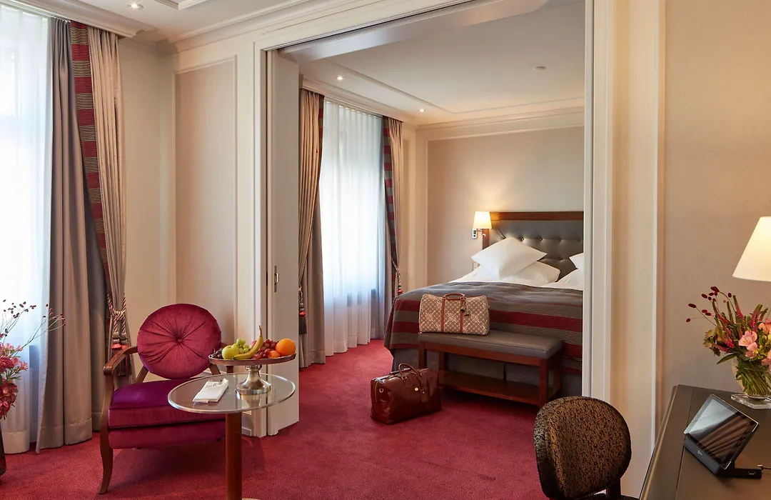 Hotel Schweizerhof Zuerich-1