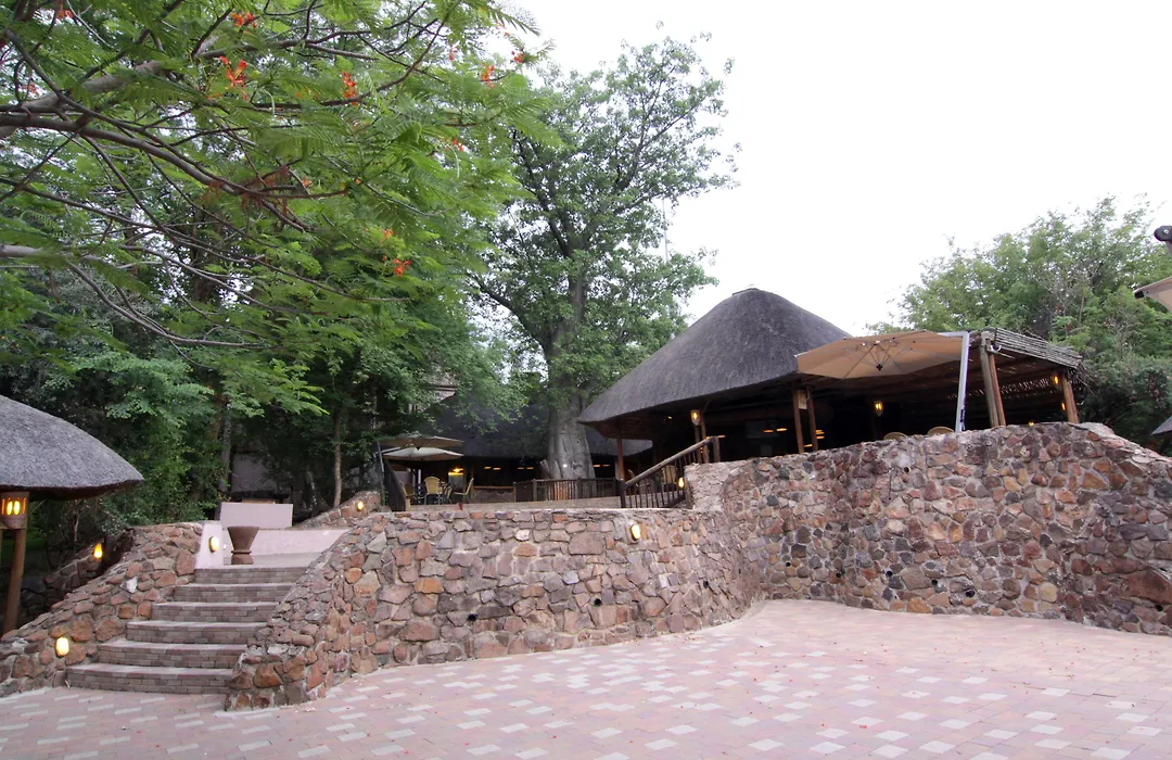 Cresta Mowana Safari Resort & Spa-1