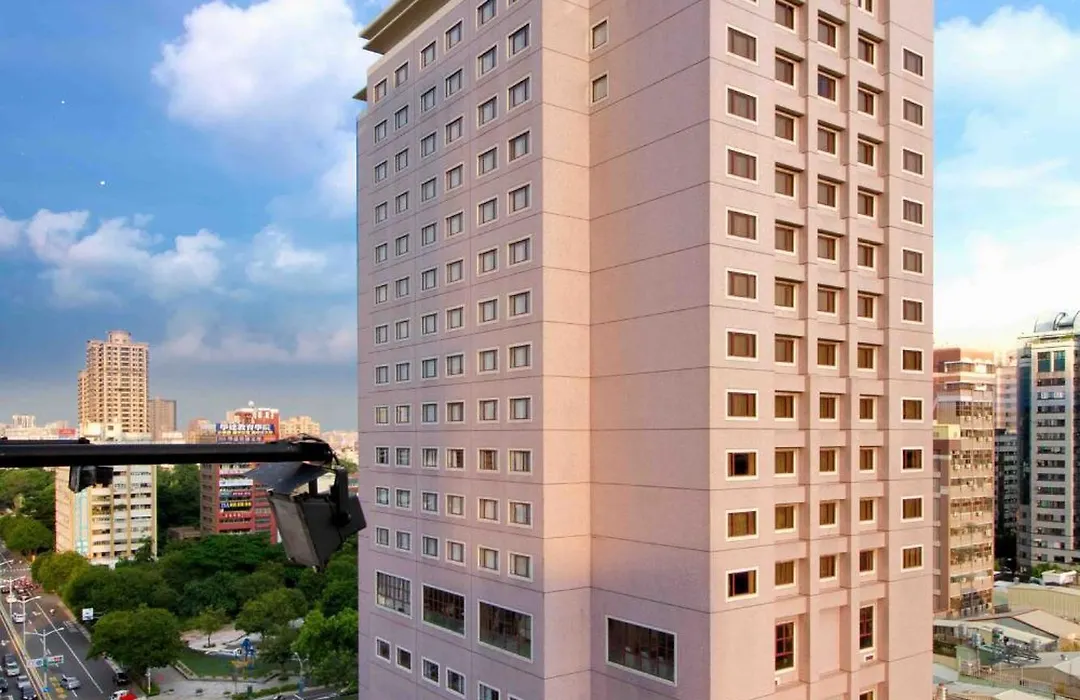 The Lees Hotel-1