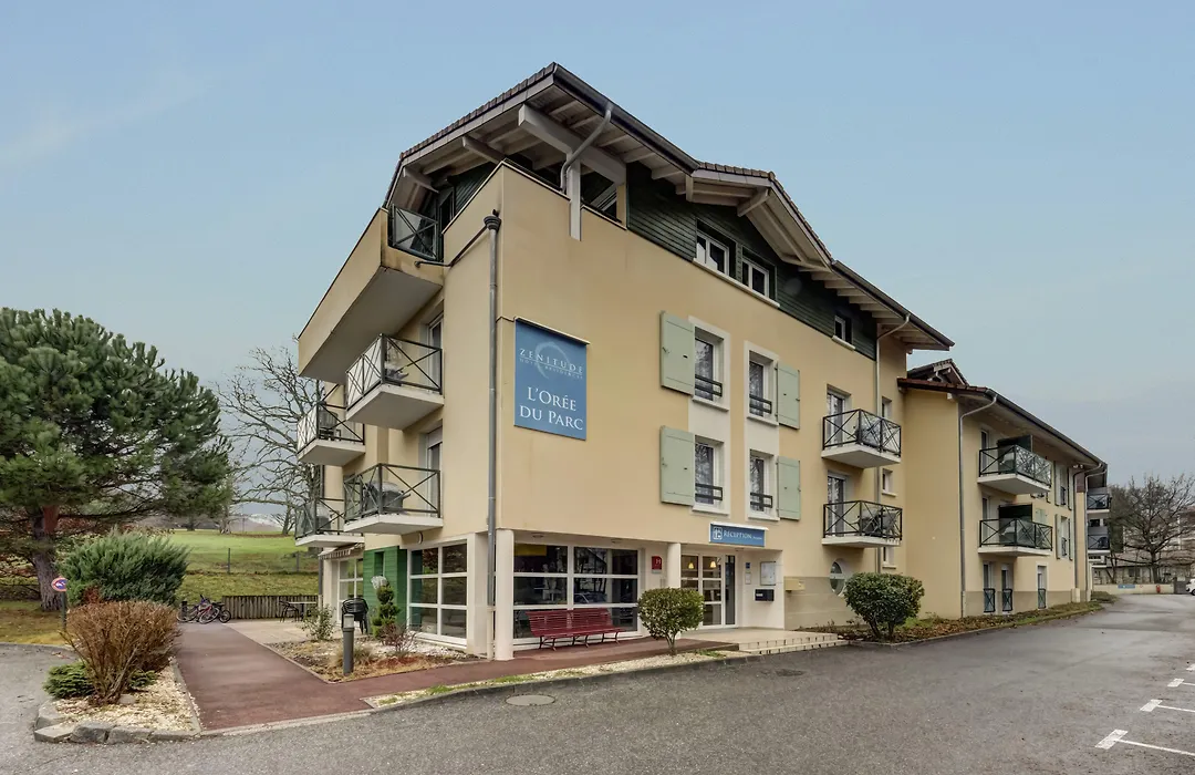 Comfort Aparthotel Divonne L'Oree Du Parc-1
