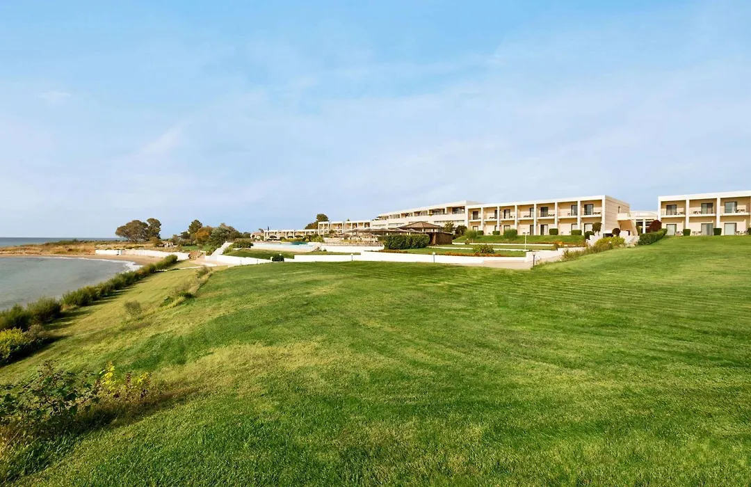 Ramada Plaza By Wyndham Thraki-1