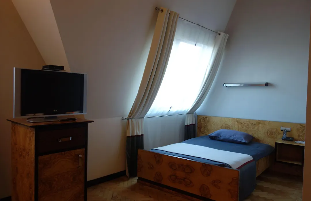 Hotel Monopol-1