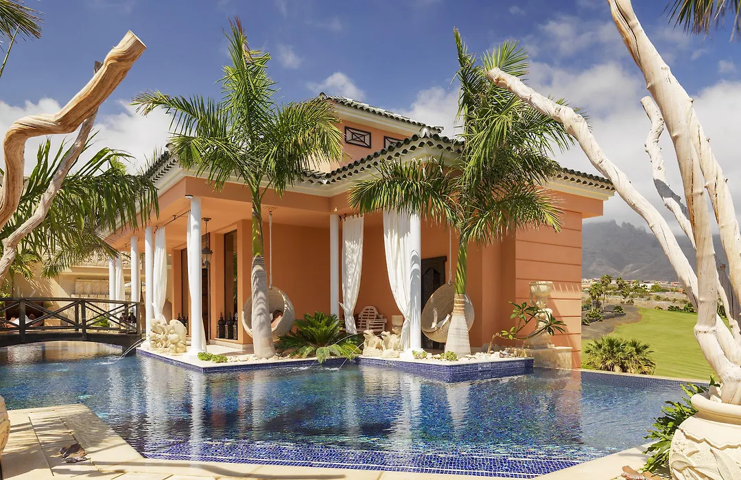 Royal Garden Villas, Luxury Hotel-1