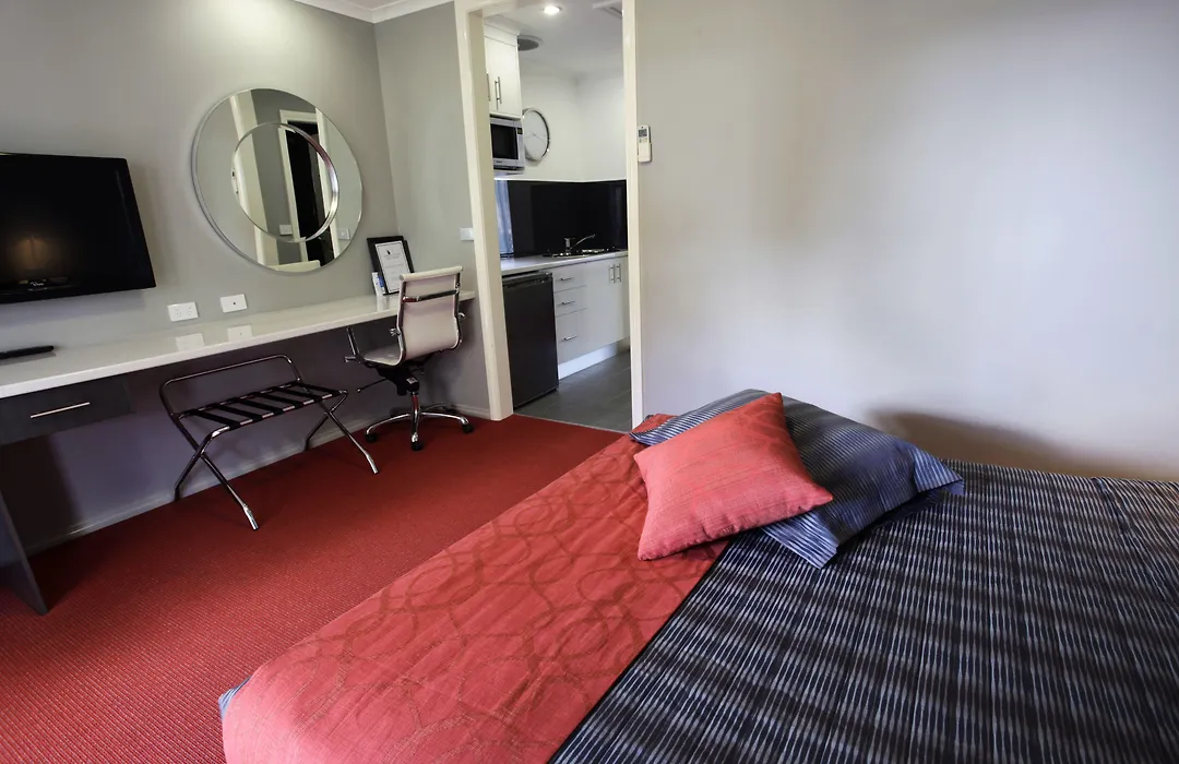 Cattlemans Country Motor Inn & Serviced Apartments-1