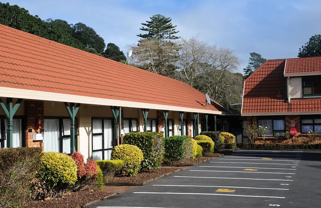 Tudor Court Motor Lodge-1
