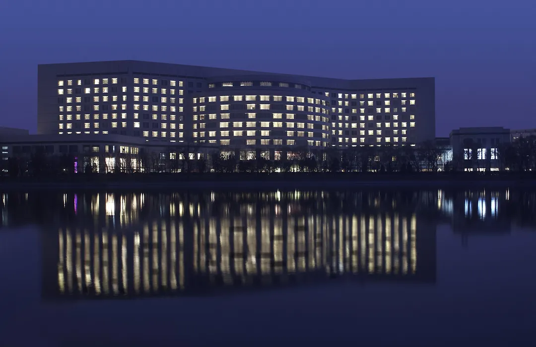 Renaissance Tianjin Lakeview Hotel-1