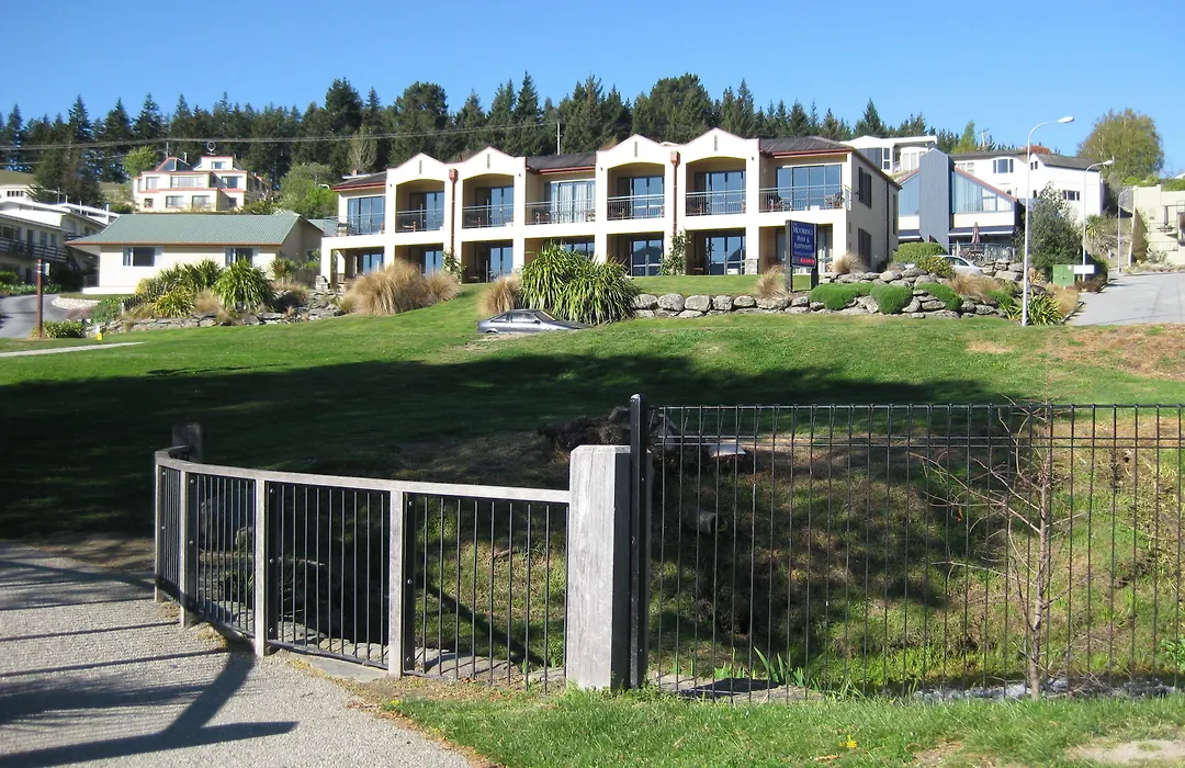 The Moorings Motel And Apartments-1