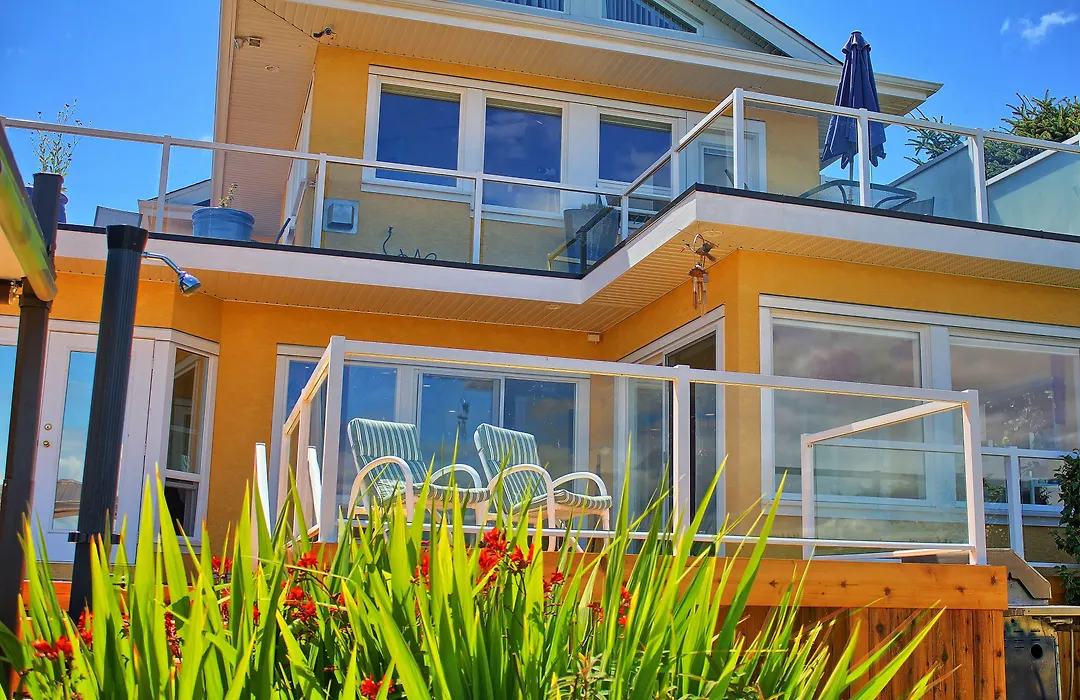 Birds Of A Feather Victoria Oceanfront Studio Suites-1