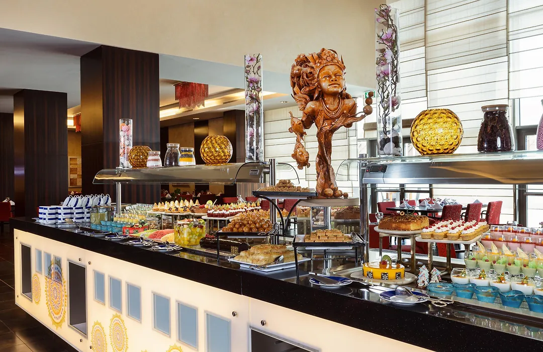 Crowne Plaza Riyadh - Rdc Hotel & Convention By Ihg-1