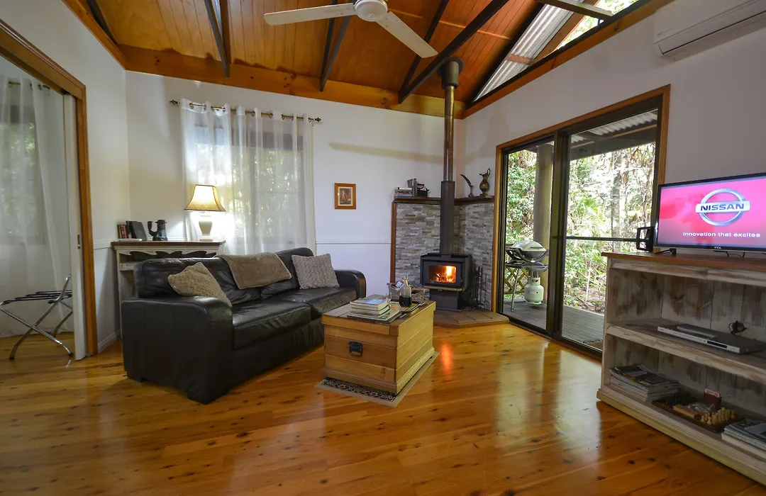 Crater Lakes Rainforest Cottages-1