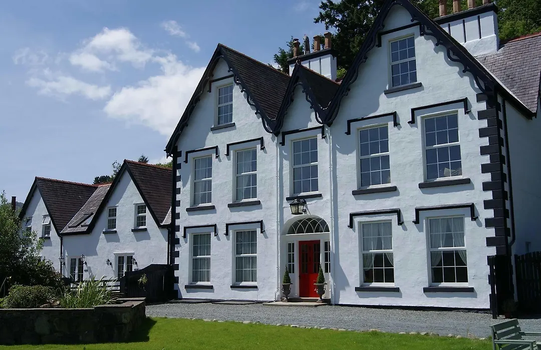 Coed Mawr Hall Bed & Breakfast-1