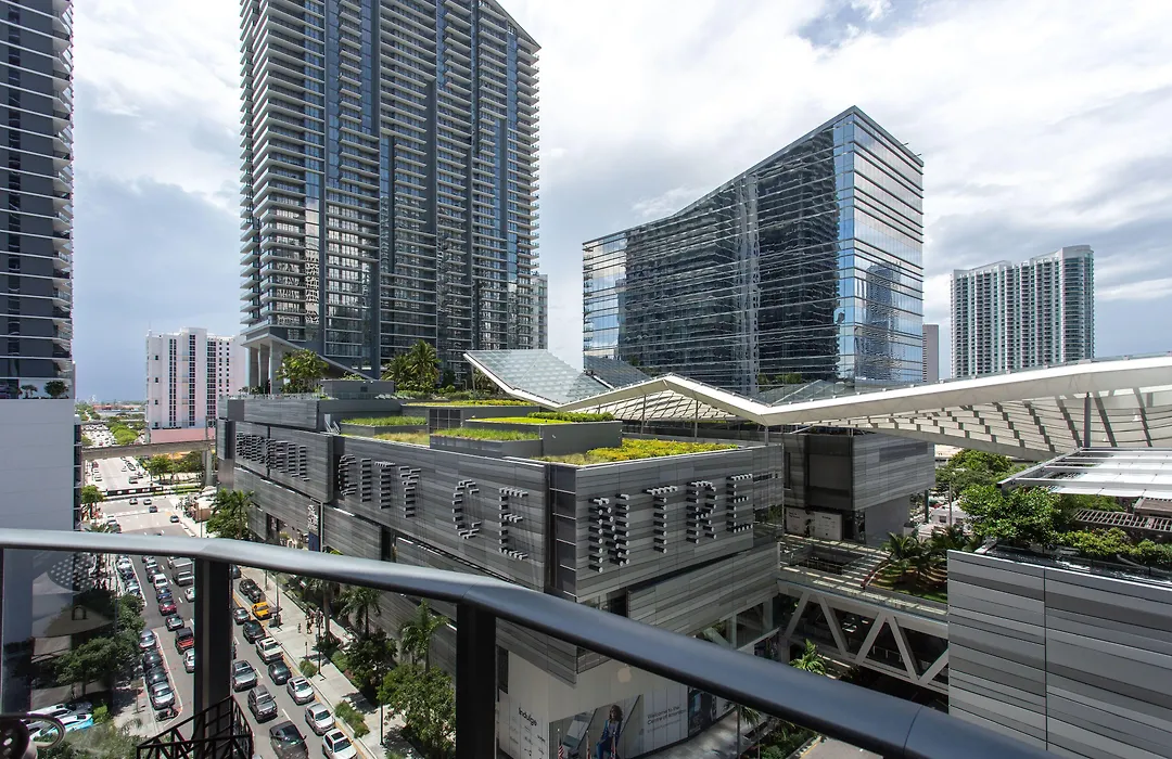 SLS LUX Brickell-1