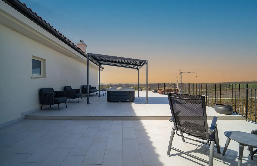 Wine Residence Cattunar-1