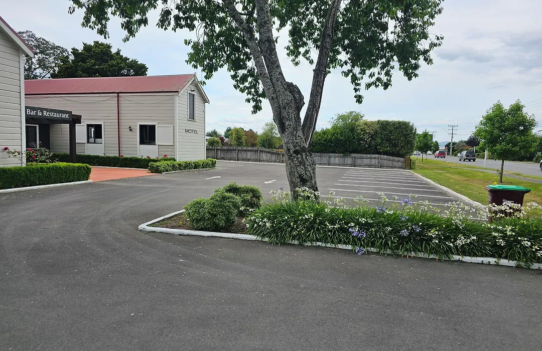Gateway Motor Inn-1