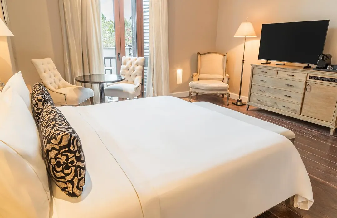 Bastion Luxury Hotel-1