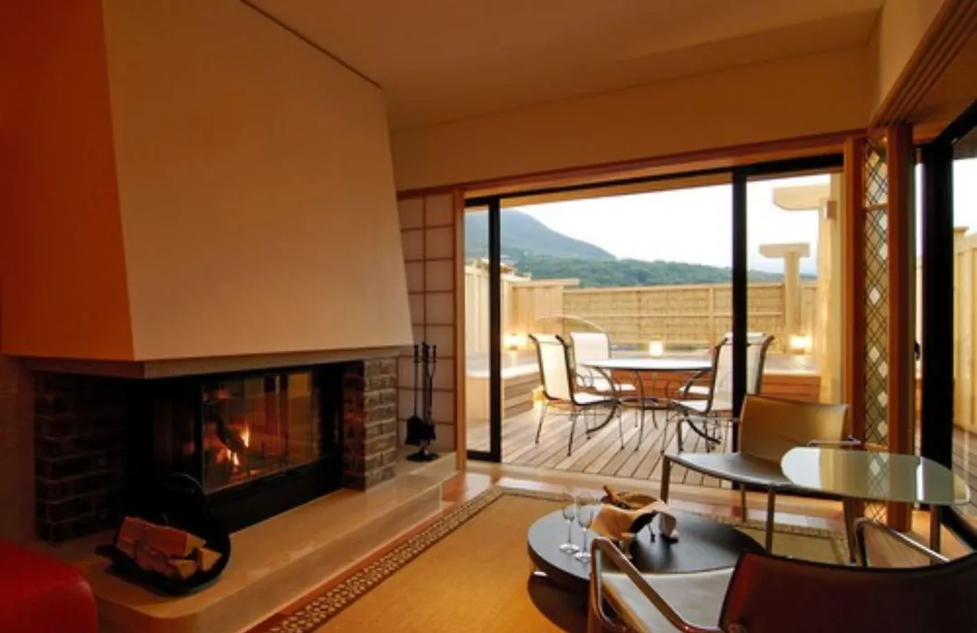 Hakone Tokinoshizuku-1
