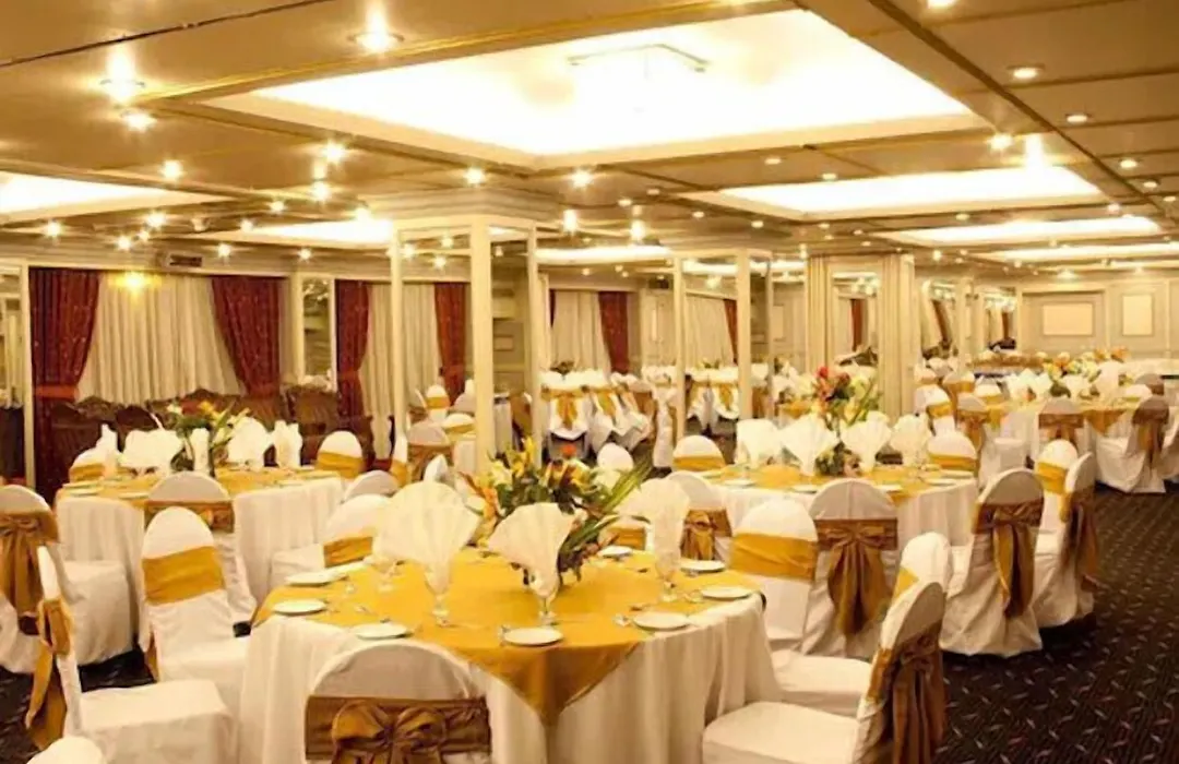 Regent Plaza Hotel & Convention Center-1