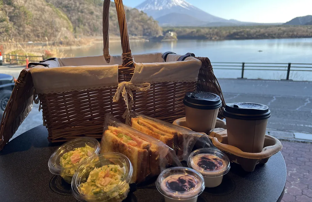 Shoji Lake Hotel-1