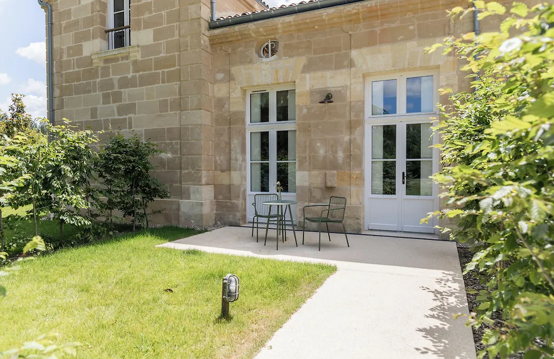 Chateau Leognan, Domaine Viticole - Proche Bordeaux-1