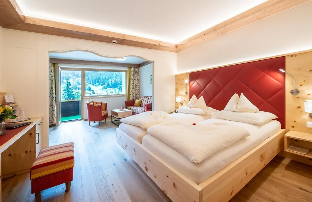 Thermenwelt Hotel Pulverer-1