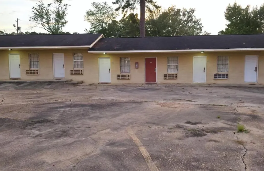 Budget Inn-1
