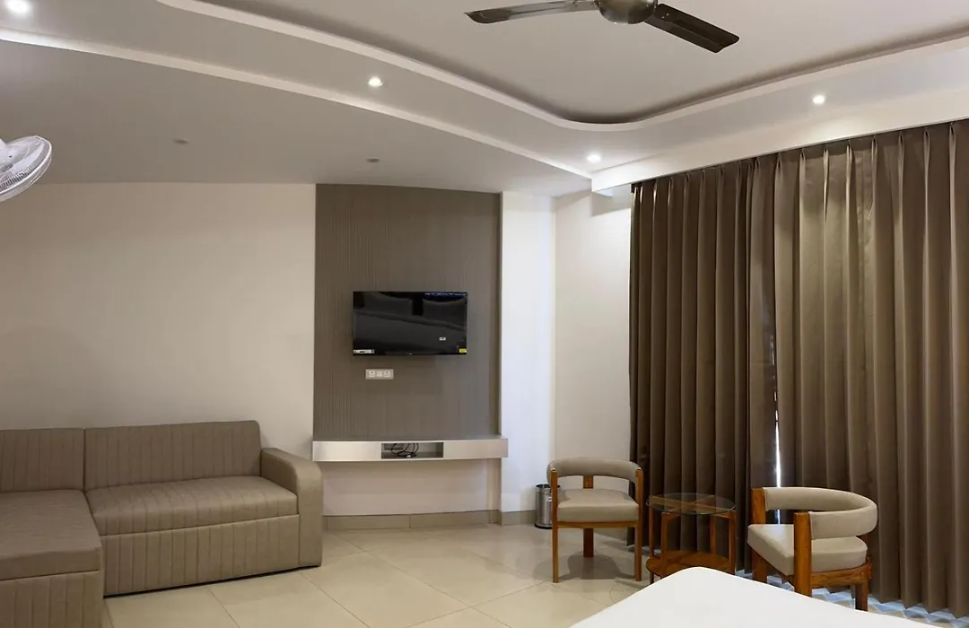 Hotel Ivory Hills-1
