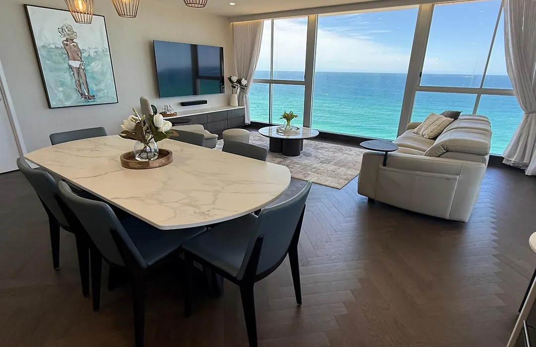Golden Sands On The Beach - Absolute Beachfront Apartments-1