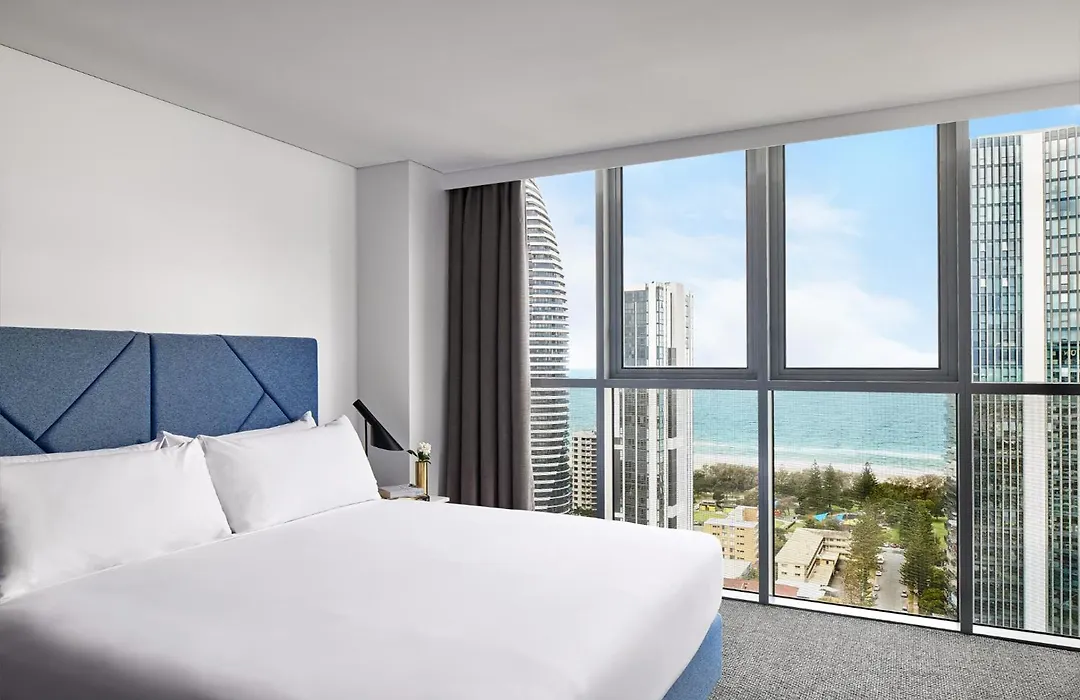 Meriton Suites Broadbeach-1