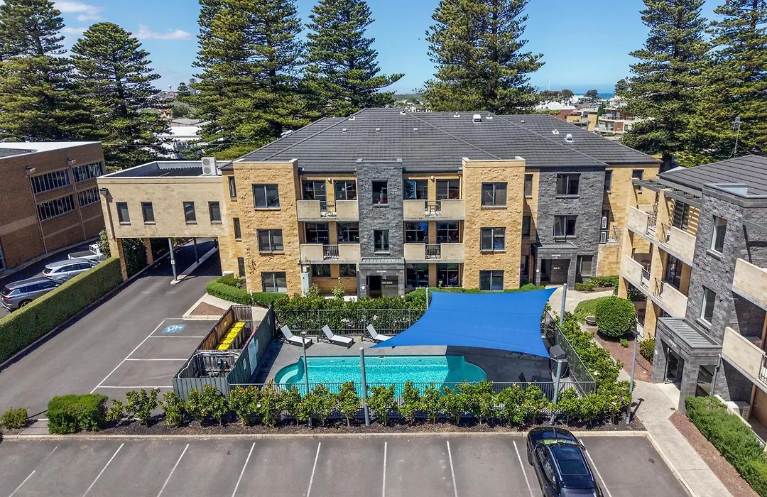 Quest Warrnambool-1