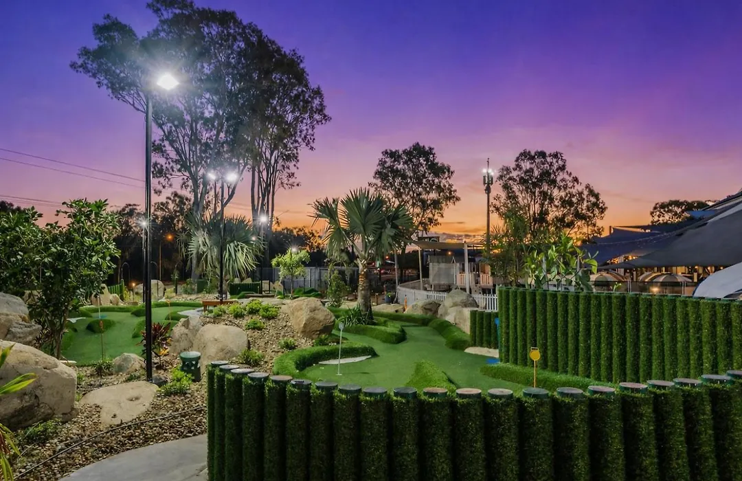 Alexandra Hills Hotel-1