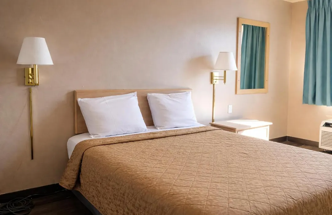 Tree Inn & Suites Albuquerque-1