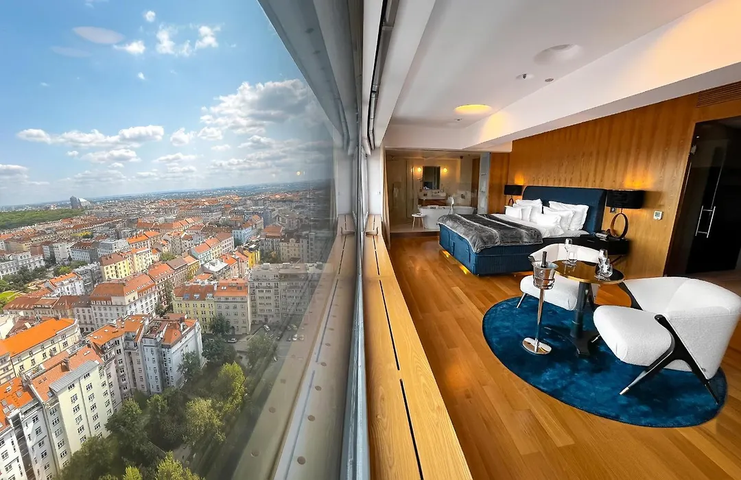 Sky Suite Hotel-1